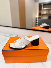 HM 26S HELIA SANDAL 70MM IN WHITE EPSOM CALFSKIN