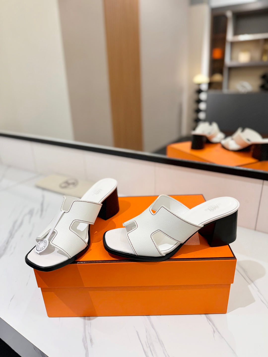 HM 26S HELIA SANDAL 70MM IN WHITE EPSOM CALFSKIN
