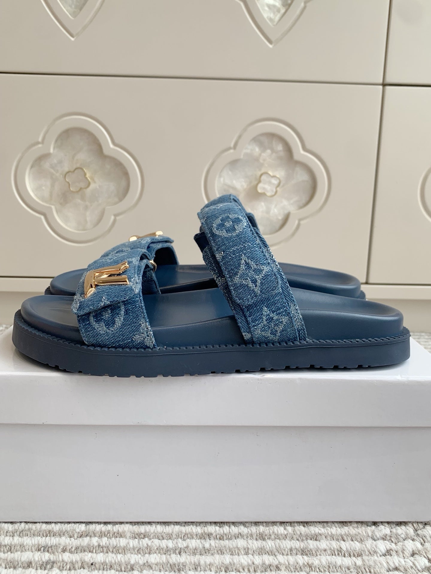 LV TWO-STRAP SANDALS 25S IN BLUE DENIM AND CALFSKIN WITH GOLD HARDWARE