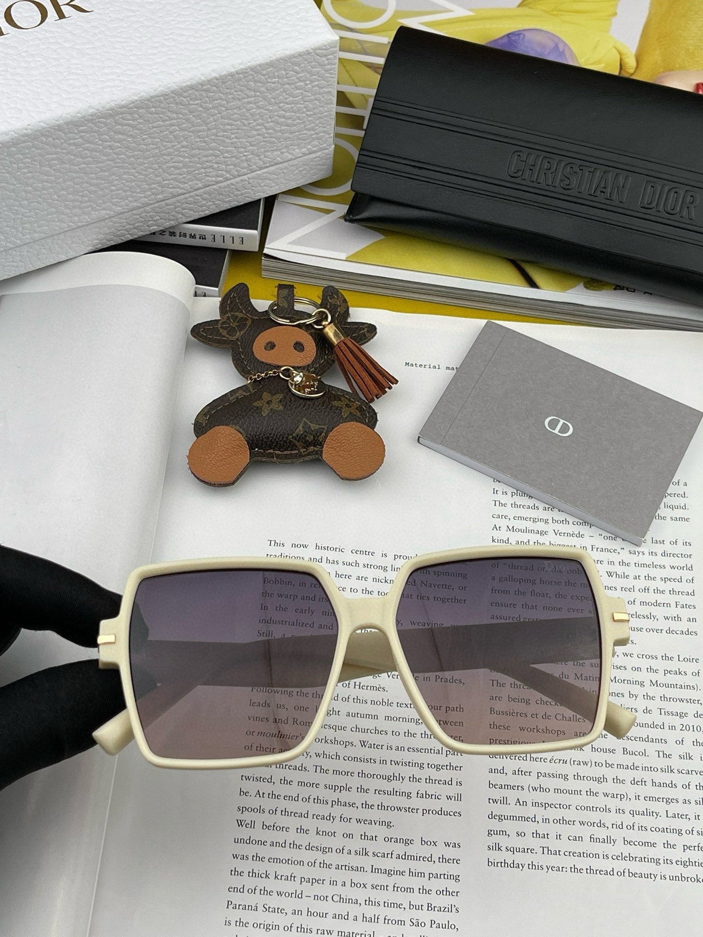 MONTAIGNE SQUARE SUNGLASS CD4780 IN ACETATE