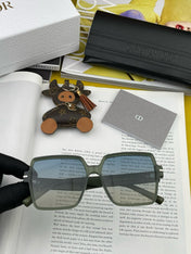 MONTAIGNE SQUARE SUNGLASS CD4780 IN ACETATE