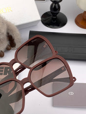 MONTAIGNE SUNGLASS D7732 IN BROWN ACETATE