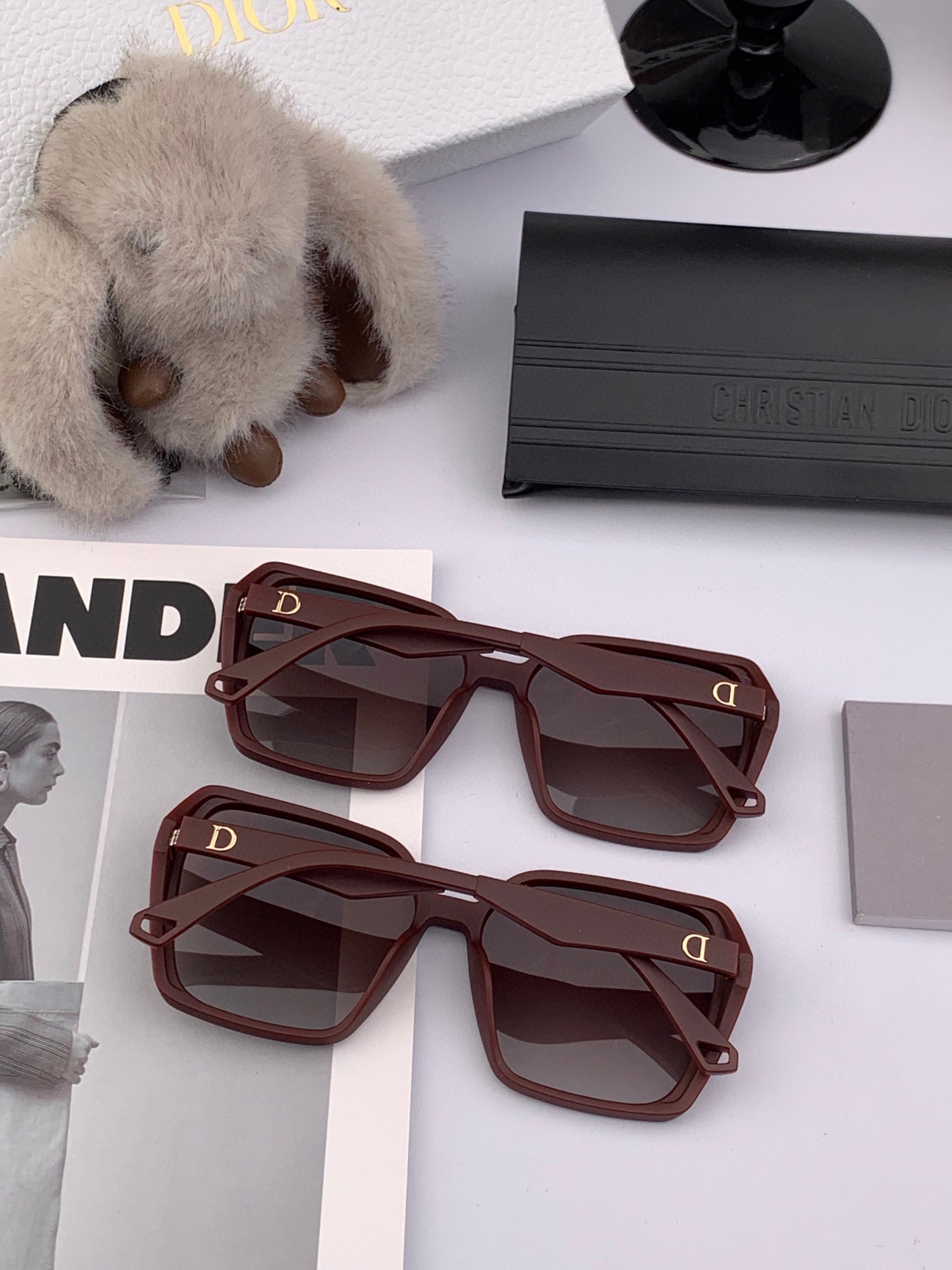 MONTAIGNE SUNGLASS D7732 IN BROWN ACETATE