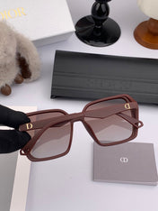 MONTAIGNE SUNGLASS D7732 IN BROWN ACETATE