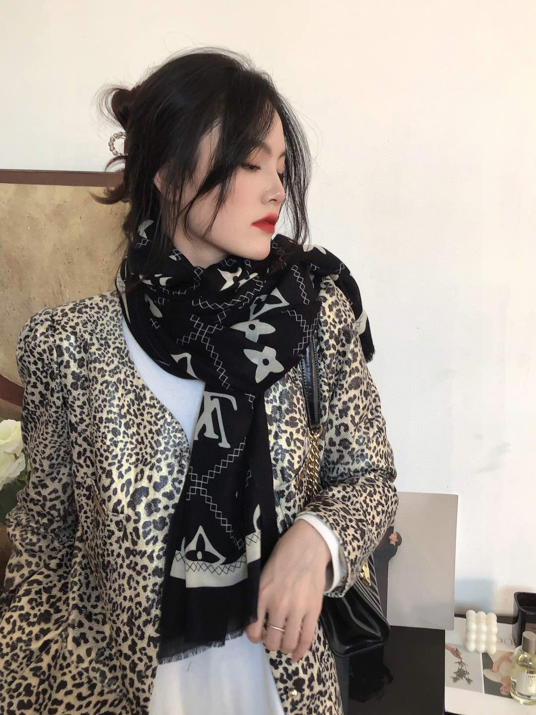 LV SCARF 200 CM IN CASHMERE 738534