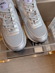 CC SNEAKERS IN GLOSSY SILVER CALFSKIN AND MESH