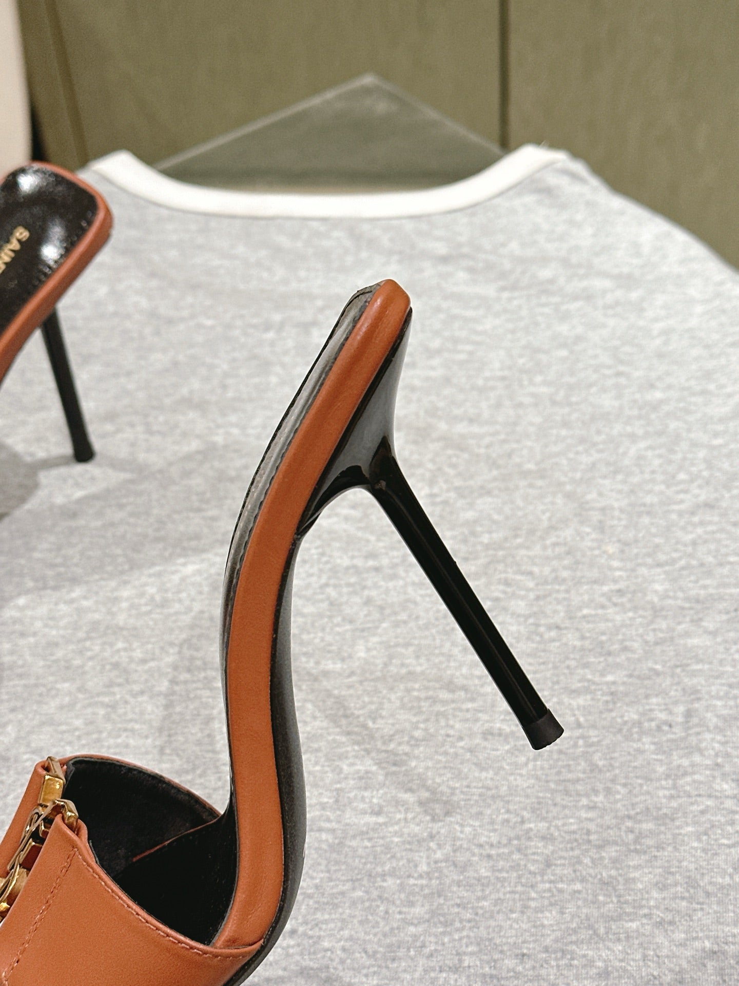 YSL 25S SQUARE-TOE HIGH-HEEL SANDALS 100 MM IN BURNT ORANGE BROWN LAMBSKIN WITH GOLD HARDWARE