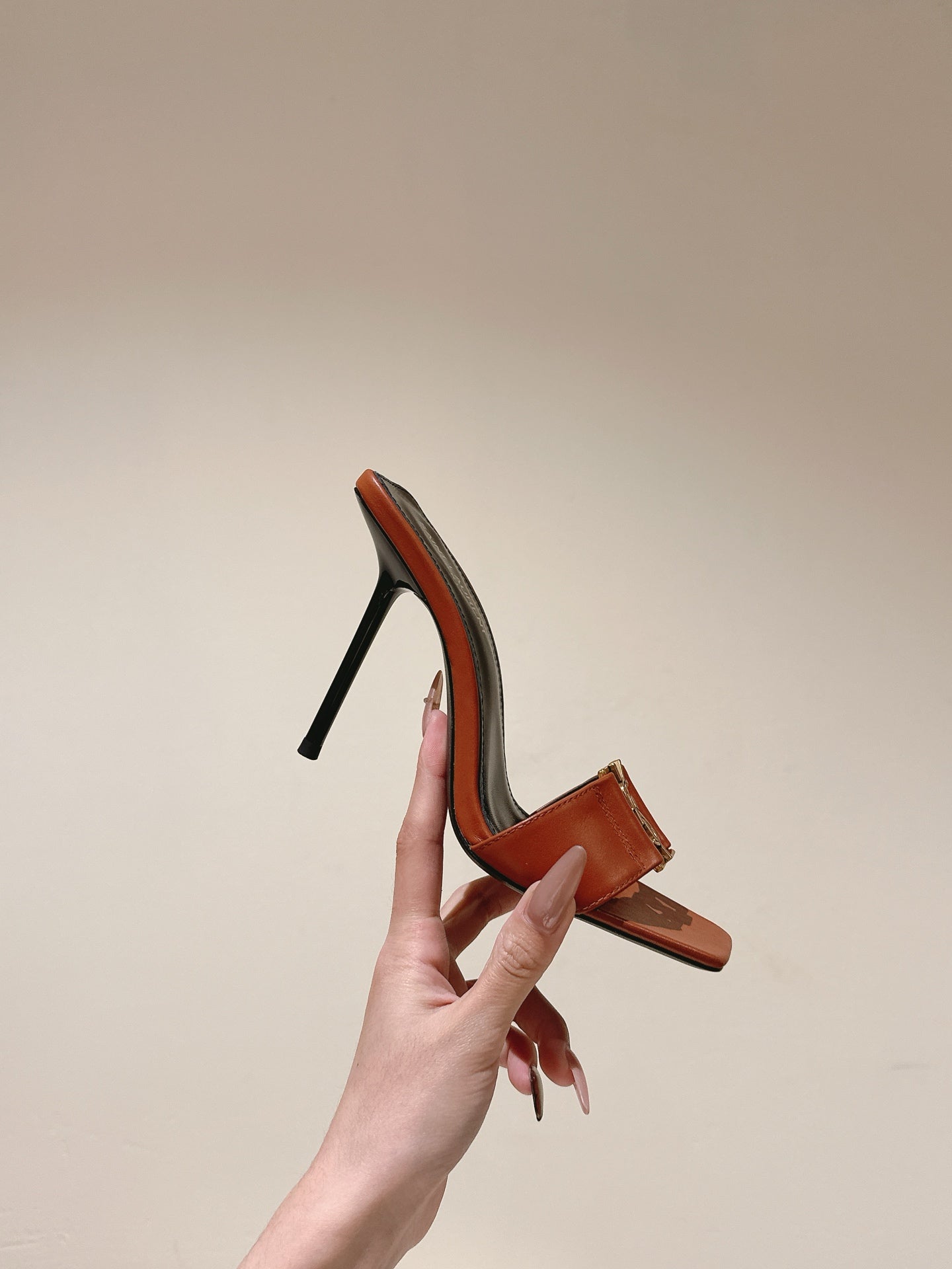 YSL 25S SQUARE-TOE HIGH-HEEL SANDALS 100 MM IN BURNT ORANGE BROWN LAMBSKIN WITH GOLD HARDWARE