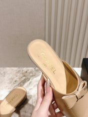 CC FLAT MULES 25S IN BEIGE PATENT LEATHER