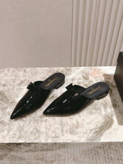 CC FLAT MULES 25S IN BLACK PATENT LEATHER