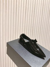 CC FLATS 25S IN BLACK PATENT LEATHER