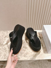 CHLOÉ 26S PLATFORM FLIP-FLOPS IN BLACK LAMBSKIN