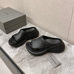 POOL CROCS SLIDE SANDAL IN BLACK RUBBER