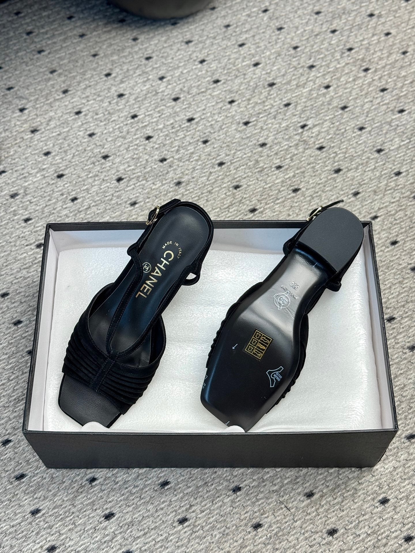 CC HIGH HEELS IN BLACK QUILTED SUEDE