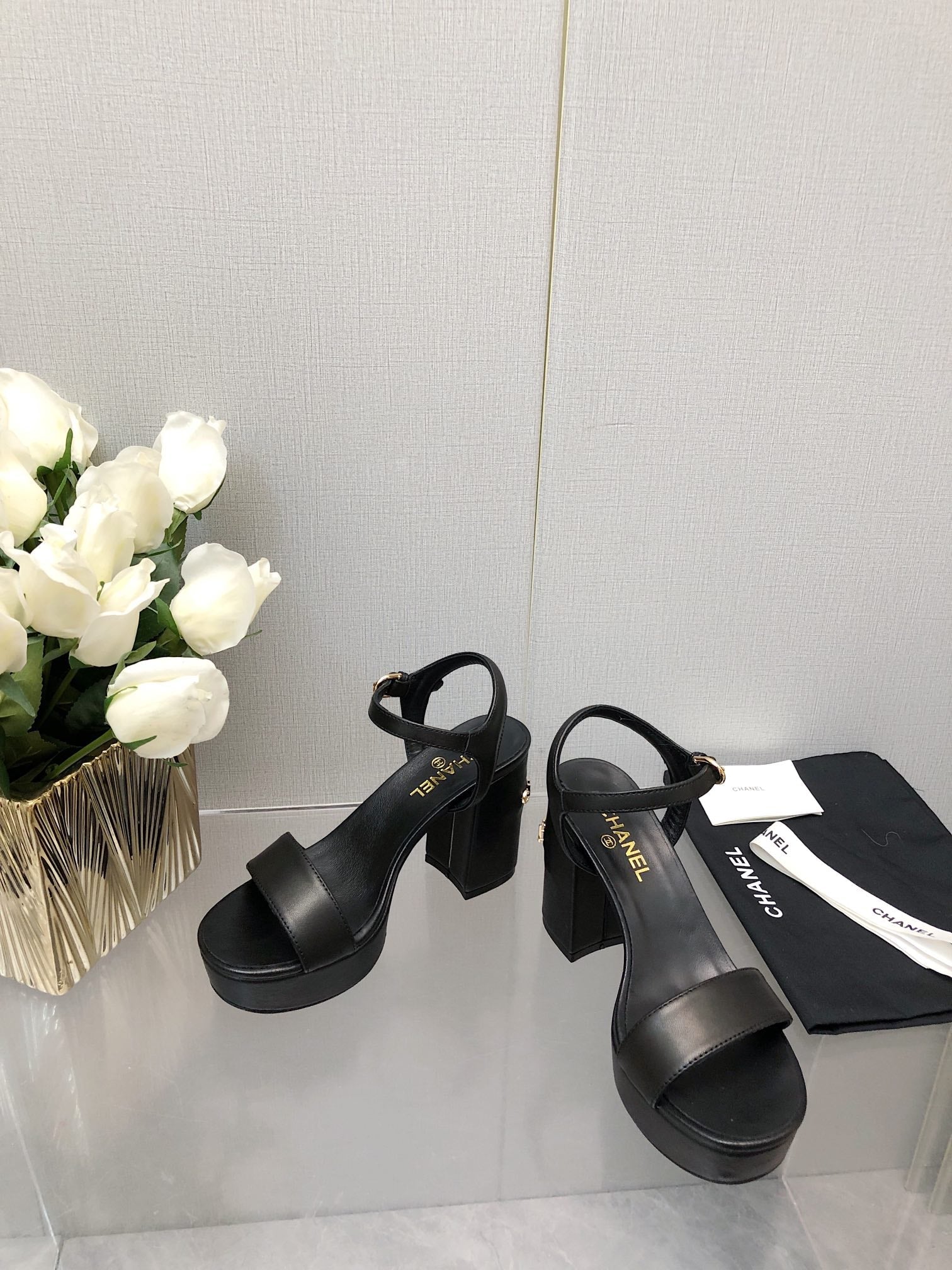 BLOCK HEEL 9 CM SANDAL IN BLACK LAMBSKIN