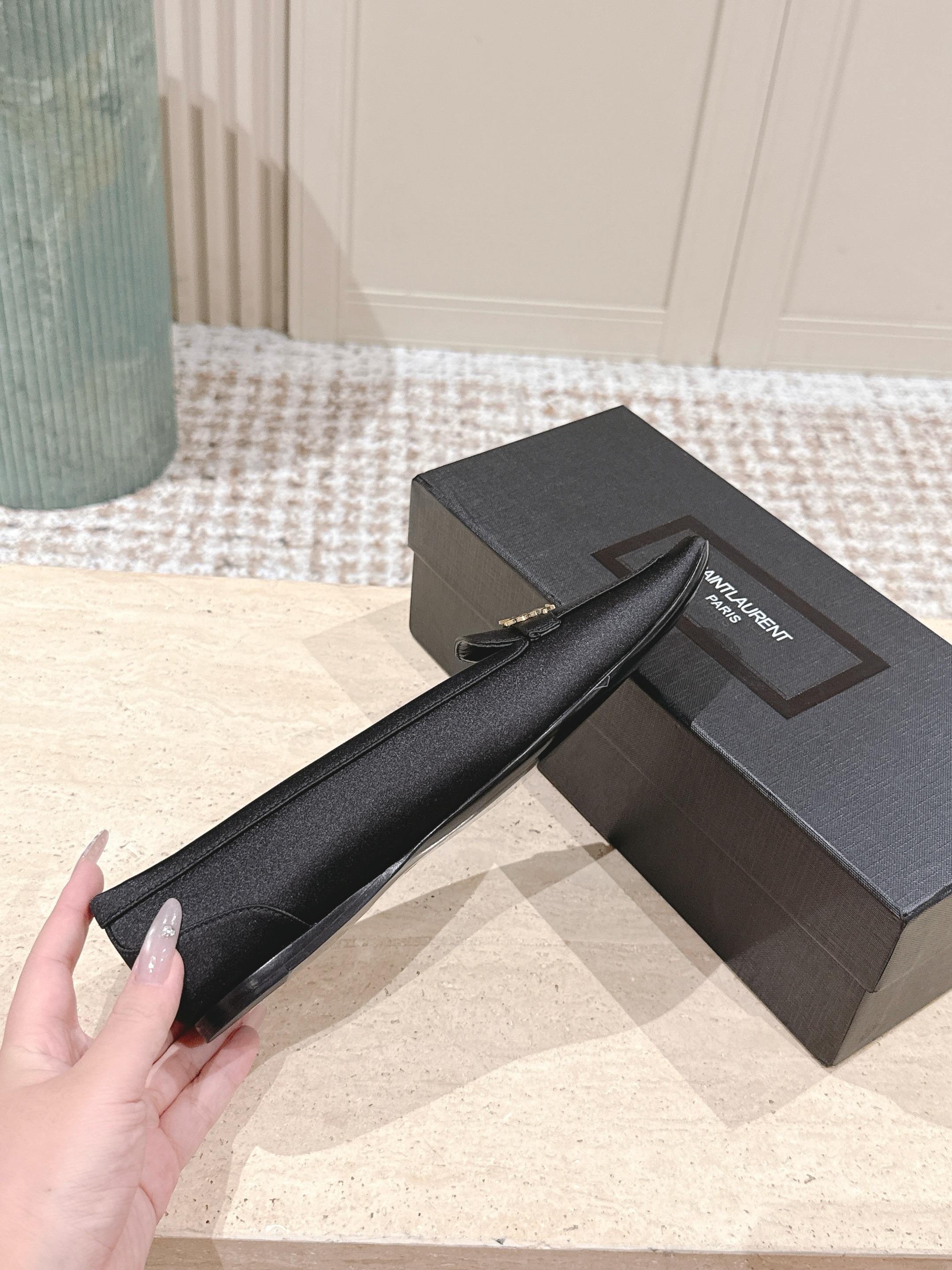 YSL 25S SAINT LAURENT POPPY BALLET FLATS IN BLACK SILK