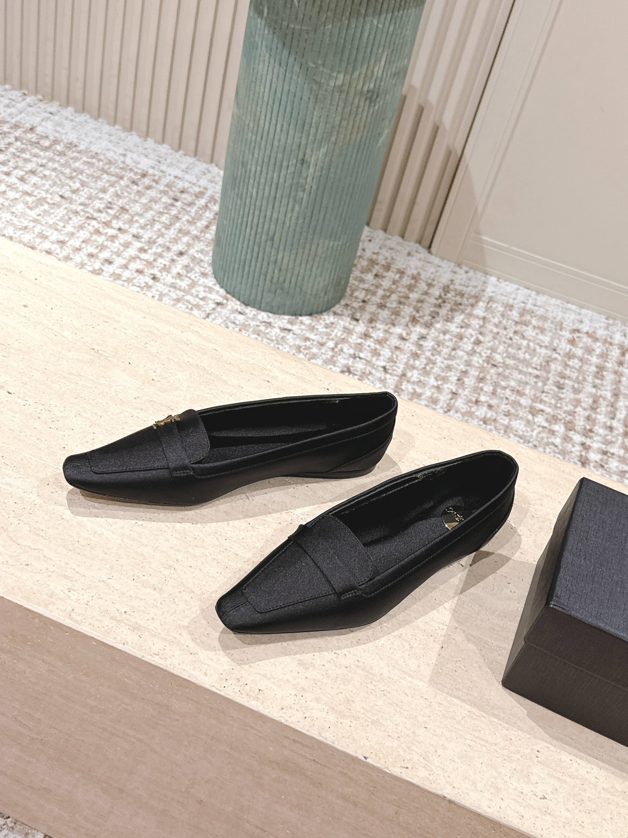 YSL 25S SAINT LAURENT POPPY BALLET FLATS IN BLACK SILK