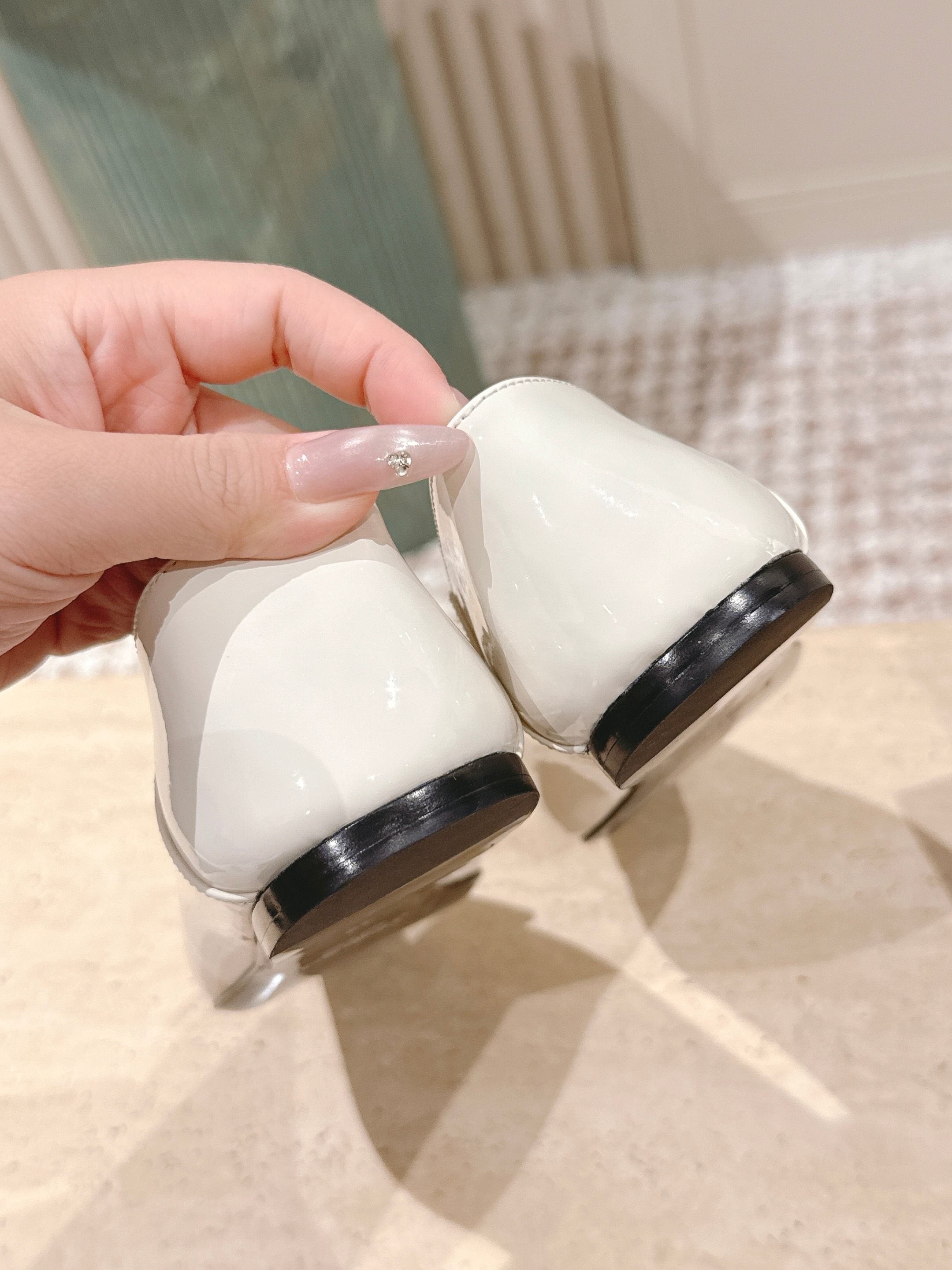 YSL 25S POPPY BALLET FLATS IN IVORY GLOSSY LAMBSKIN