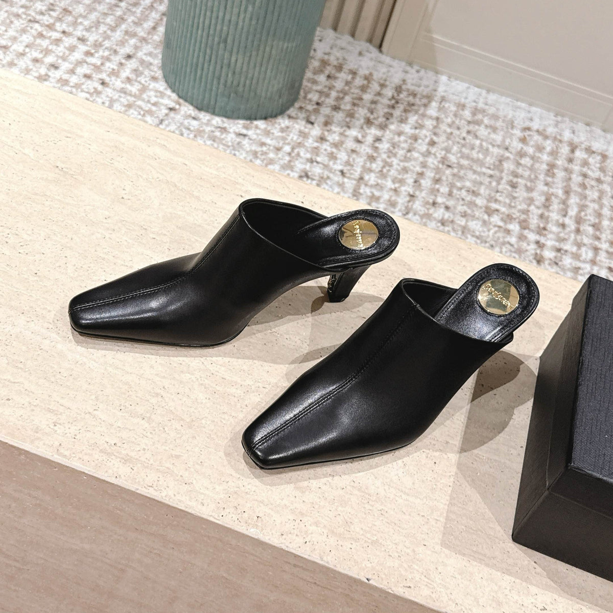 YSL 25S JILL MULES IN BLACK SMOOTH CALFSKIN