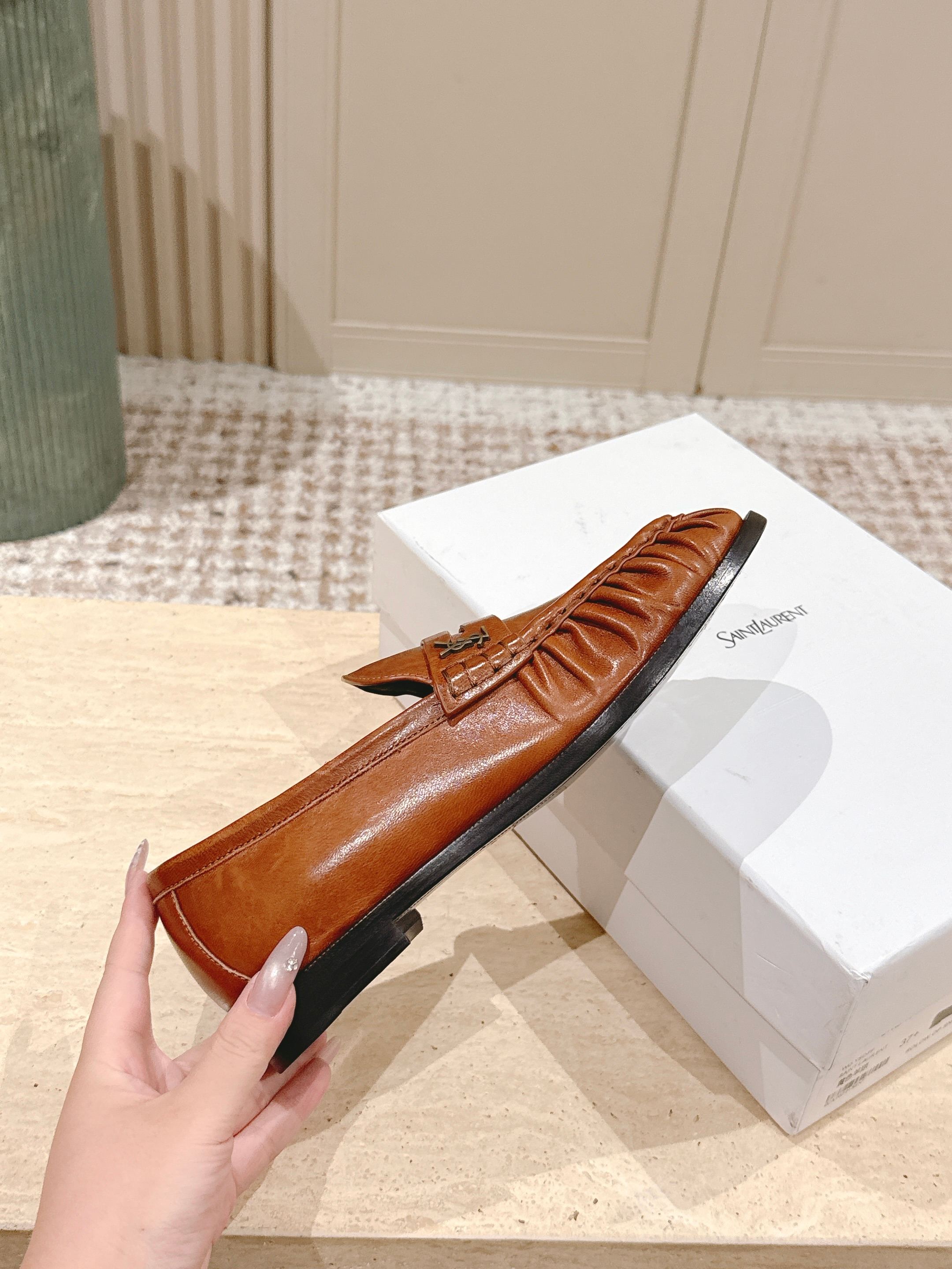 YSL 25S SAINT LAURENT LOAFERS IN BURNT ORANGE CALFSKIN WITH SMALL LOGO