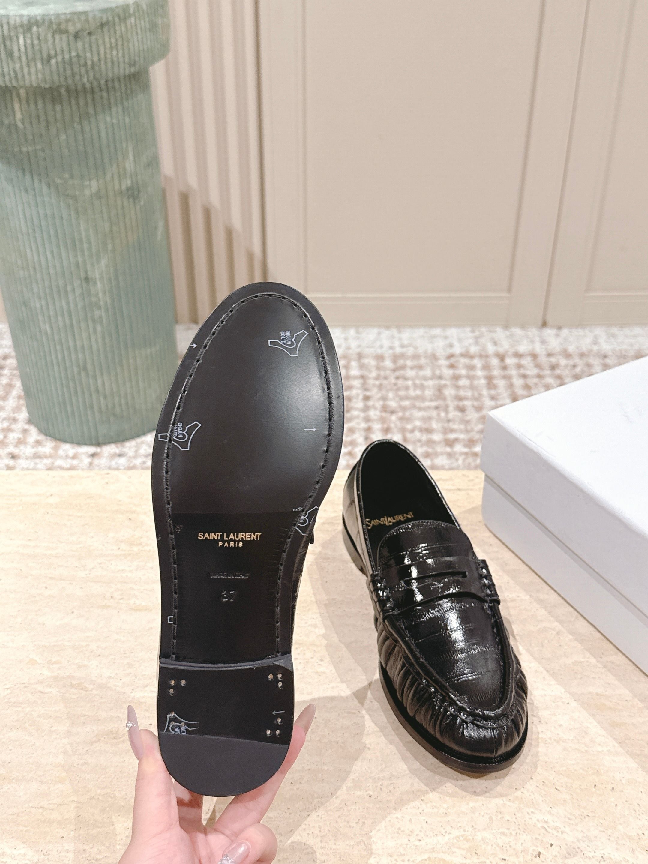 YSL 25S SAINT LAURENT LOAFERS IN BLACK GLOSSY CALFSKIN WITH SMALL LOGO