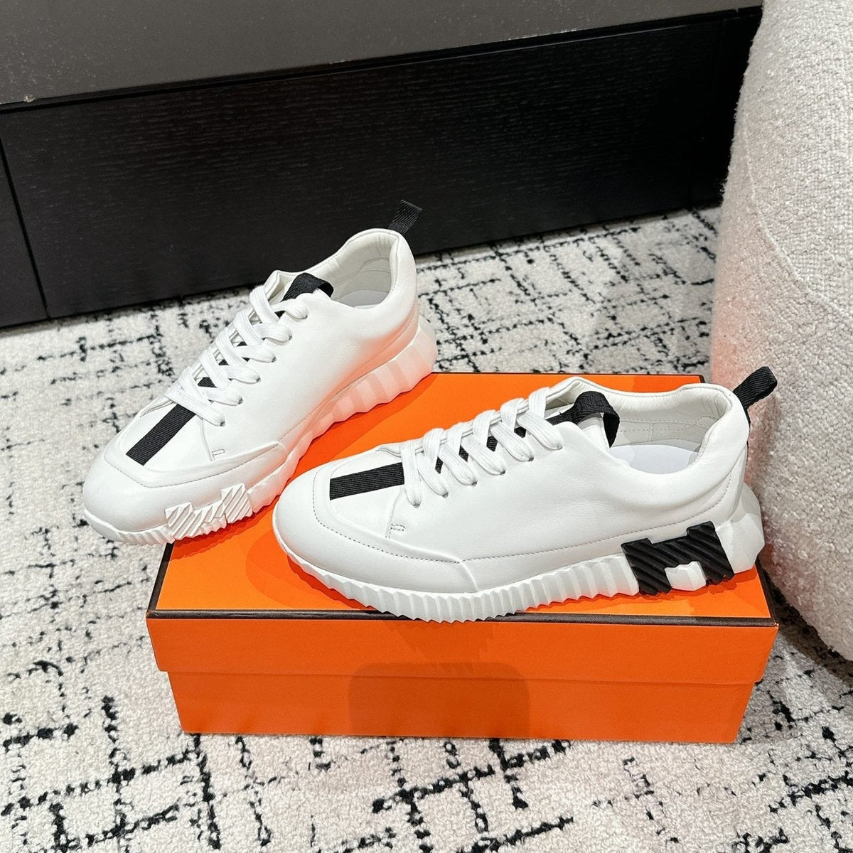 BOUNCING SNEAKER IN WHITE MIX BLACK CALFSKIN