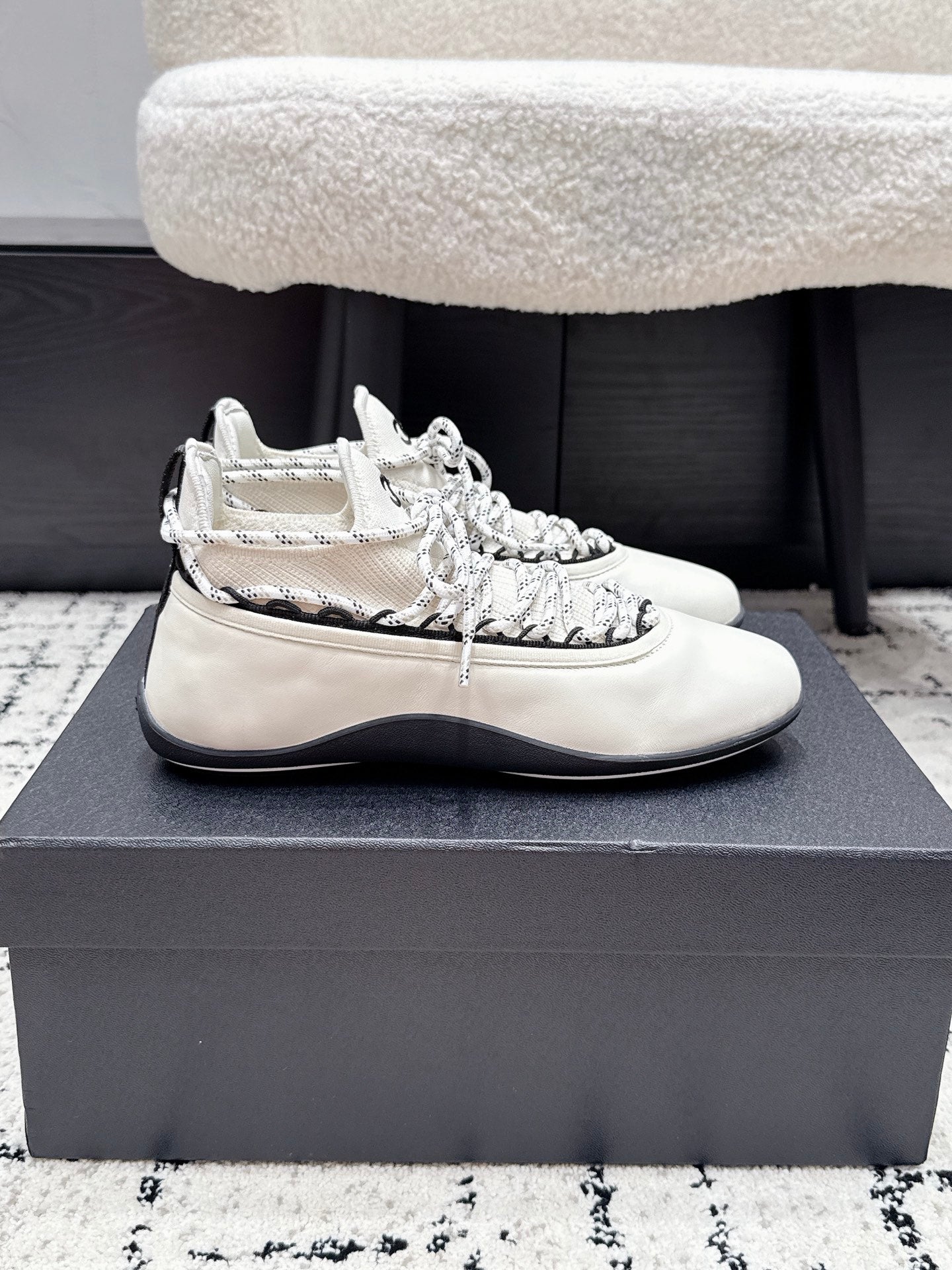 CHANEL 26S LACE-UP SNEAKERS IN WHITE FABRIC AND LAMBSKIN