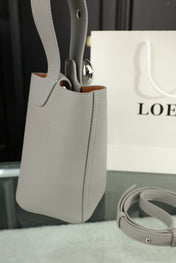 LOE MINI 19 PEBBLE BUCKET IN GRAY STEEL MELLOW CALFSKIN