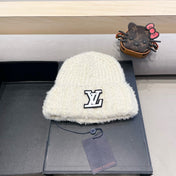 KNITTED BEANIE HAT IN WHITE WOOL 421265