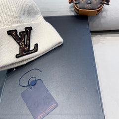 KNITTED BEANIE HAT IN BEIGE FLEECE AND WOOL 426207