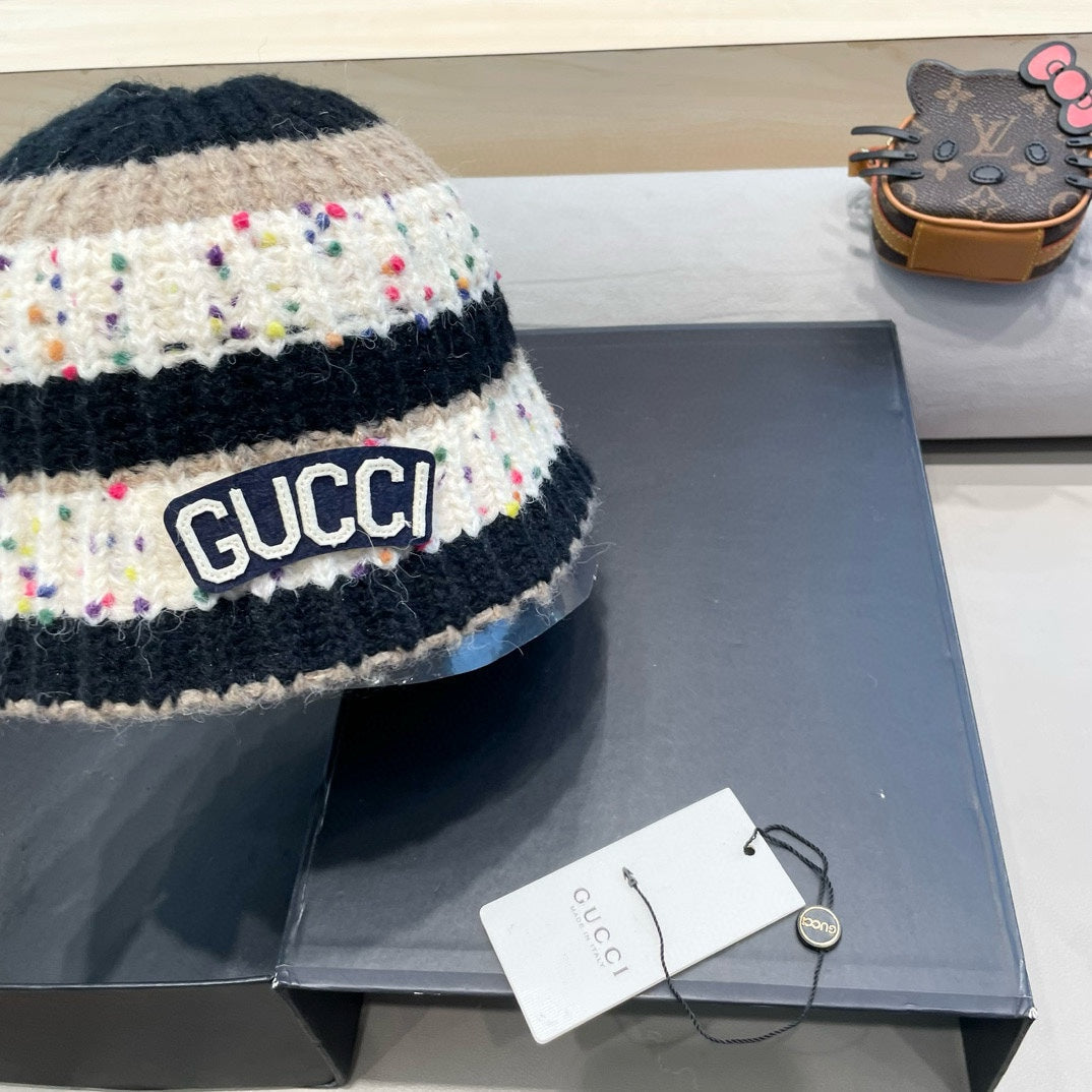 STRIPED KNITTED BUCKET HAT COLORFUL 428100