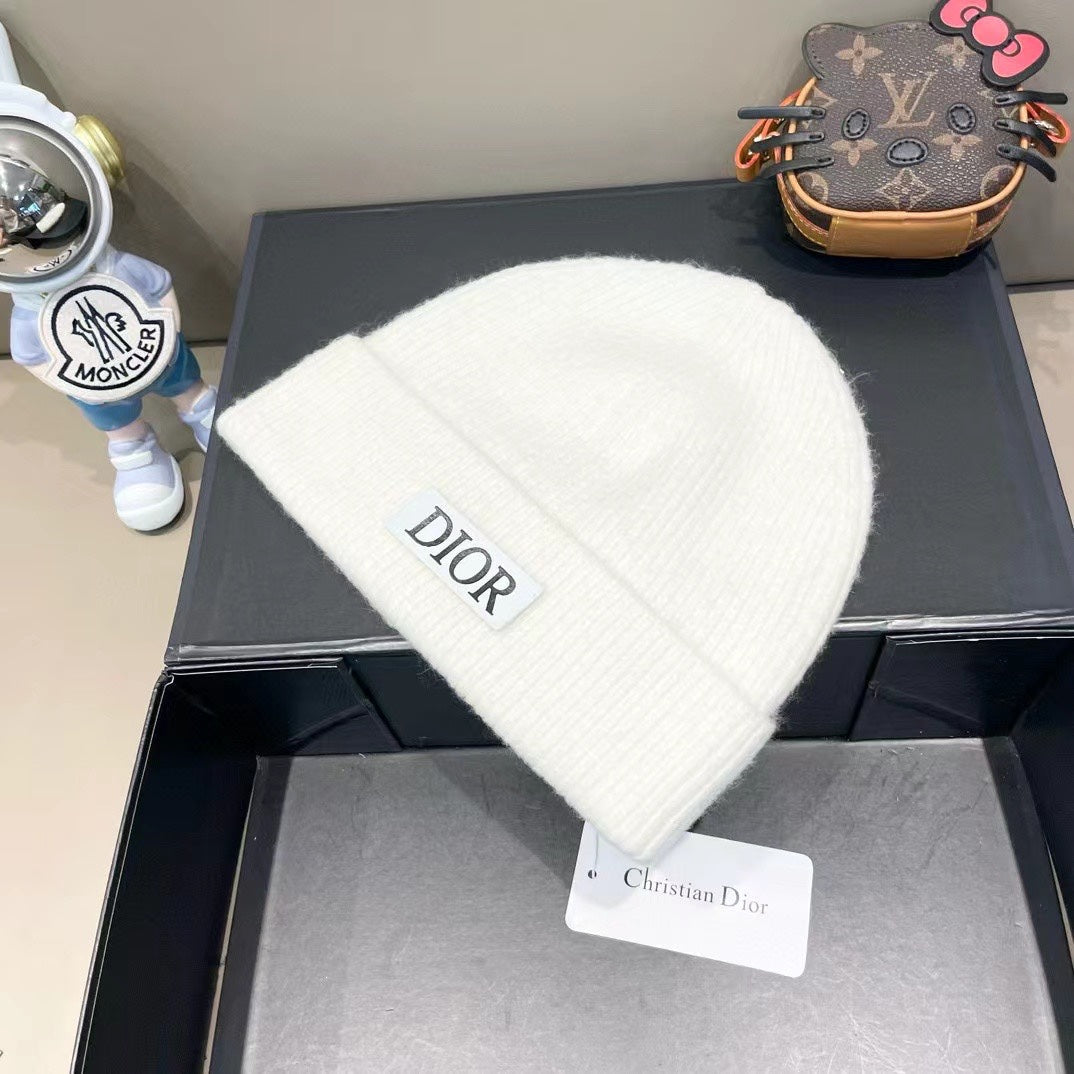 KNITTED BEANIE HAT IN WHITE WOOL AND RABBIT FUR 439676
