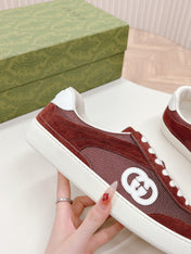 SNEAKER WITH INTERLOCKING G IN GARNET RED SUEDE AND MESH