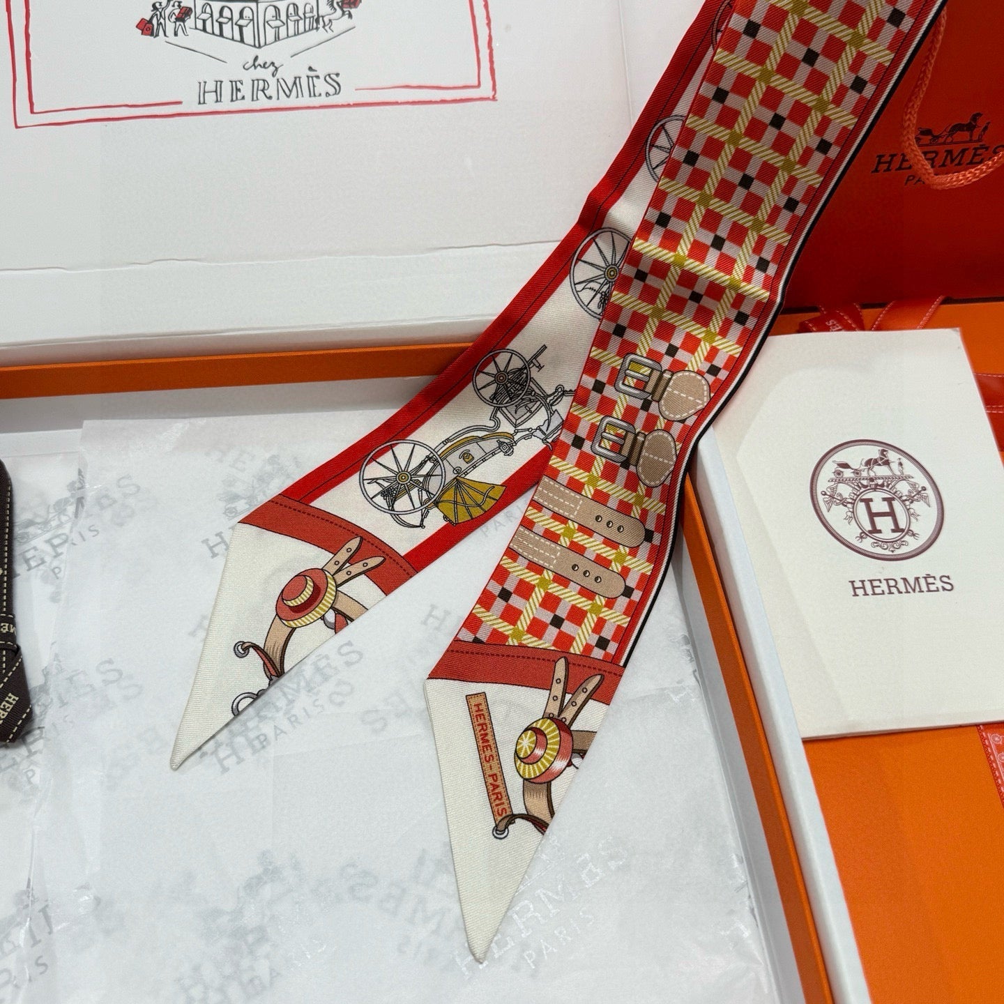 HERMES 25S SCARF 90 IN SILK 854950