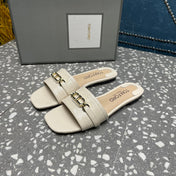 FLAT MULE IN WHITE CREAM CALFSKIN