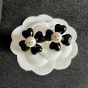 CHANEL 26S DOUBLE C CRYSTAL LOGO BLACK ENAMEL FLOWER STUD EARRINGS IN GOLD METAL 629184