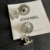 CHANEL 26S DOUBLE C LOGO CRYSTAL HALO DROP EARRINGS IN SILVER METAL 629987