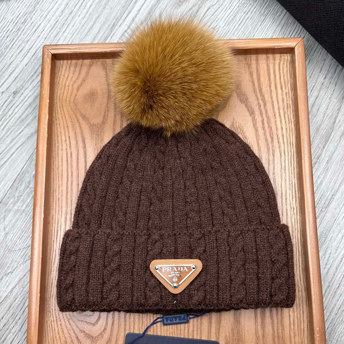 BEANIE HAT IN CHOCOLATE BROWN WOOL 352364