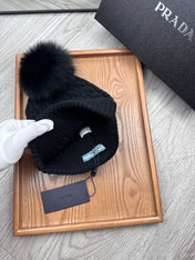 BEANIE HAT IN BLACK WOOL 352375