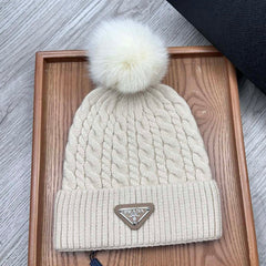 BEANIE HAT IN PARCHMENT BEIGE WOOL 352377