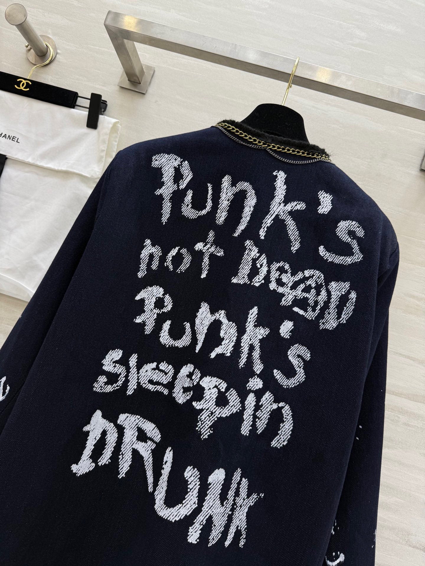 CHANEL 25S COAT STYLE 236