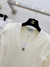 CHANEL 26S V-NECK SWEATSHIRT 974