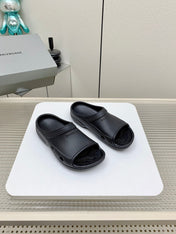 POOL CROCS IN BLACK RUBBER
