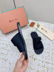 SANDALS IN BLACK CALFSKIN