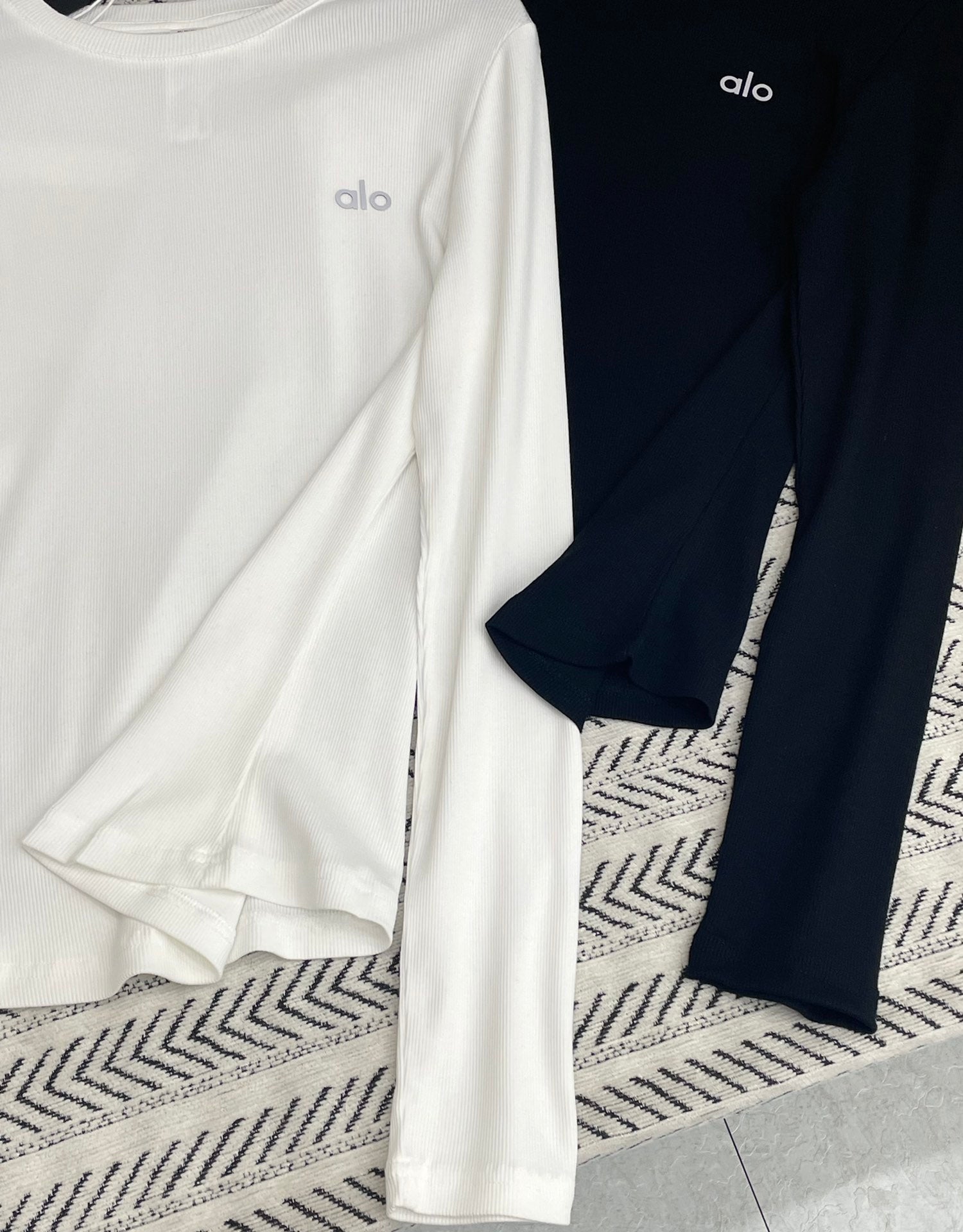 ALO LONG SLEEVE T-SHIRT STYLE 71