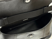 DOWNTOWN M CROSSBODY BAG 32 IN BLACK SOFT LAMBSKIN