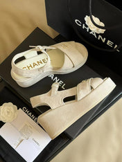 CC CLASSIC WEDGE SANDALS IN WHITE LAMBSKIN SUEDE