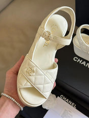 CC CLASSIC WEDGE SANDALS IN WHITE LAMBSKIN