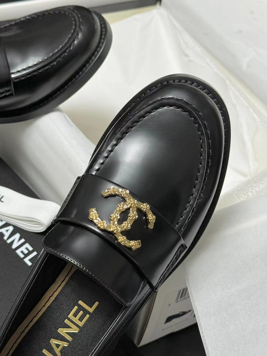 CC LOAFER BLACK CALFSKIN WITH META LOGO