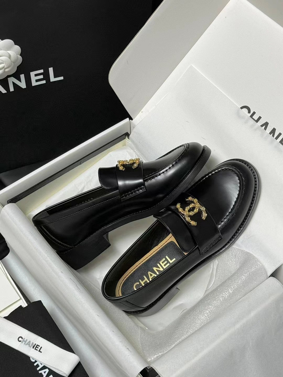 CC LOAFER BLACK CALFSKIN WITH META LOGO